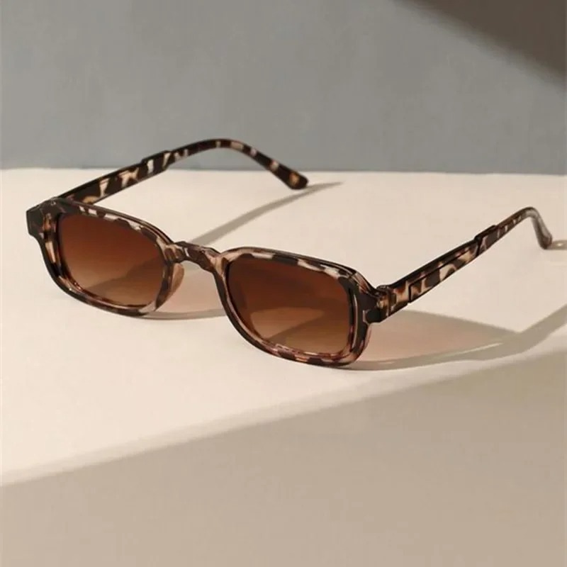 Occhiali da Sole Rettangolari  - Vintage Fashion Enthusiasts recensione e prezzo